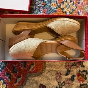 KELLY & KATIE WEDGES